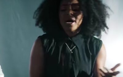 Erica Mason – Addicted To My Phone