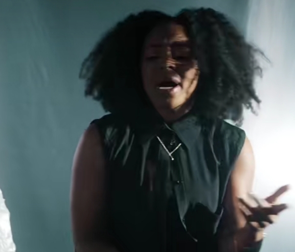 Erica Mason – Addicted To My Phone