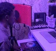 Celebrity DJ Starkeed – Isaka dance